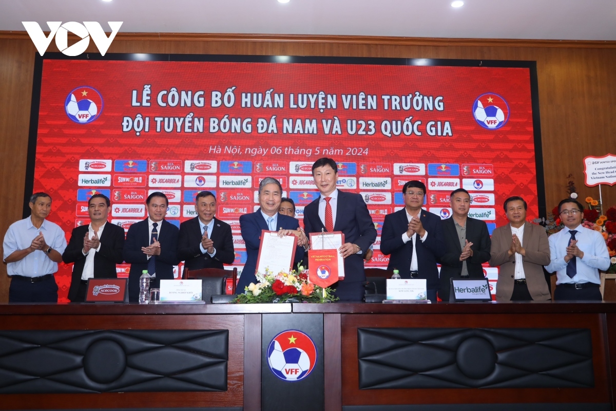 head coach kim sang-sik signs contract, introduces winning philosophy picture 1