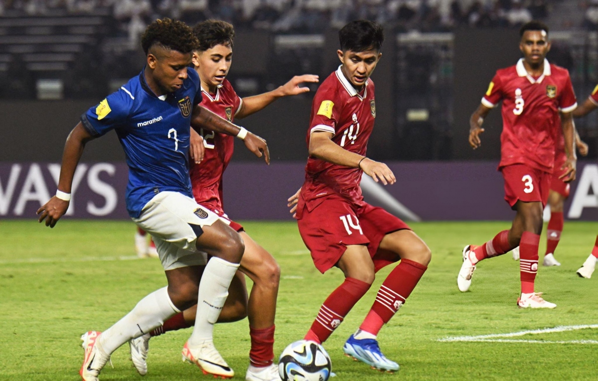 Indonesia dùng dàn cầu thủ dự World Cup cạnh tranh bóng đá trẻ Việt Nam