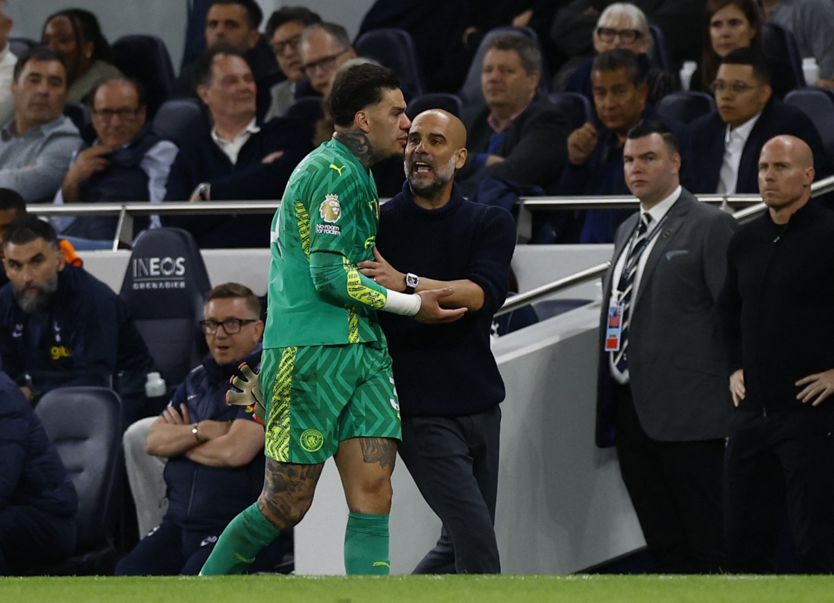 Man City thắng Tottenham trong ngày Ederson “nổi giận” với HLV Pep Guardiola