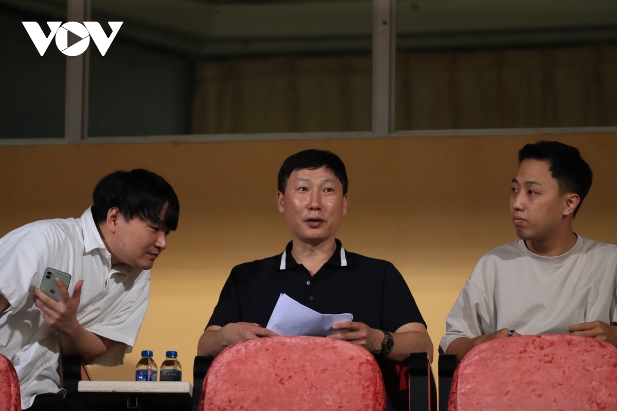 head coach kim sang-sik to make debut appearance today picture 1