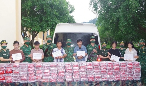 Ha Tinh border guards bust large drug trafficking ring from Laos