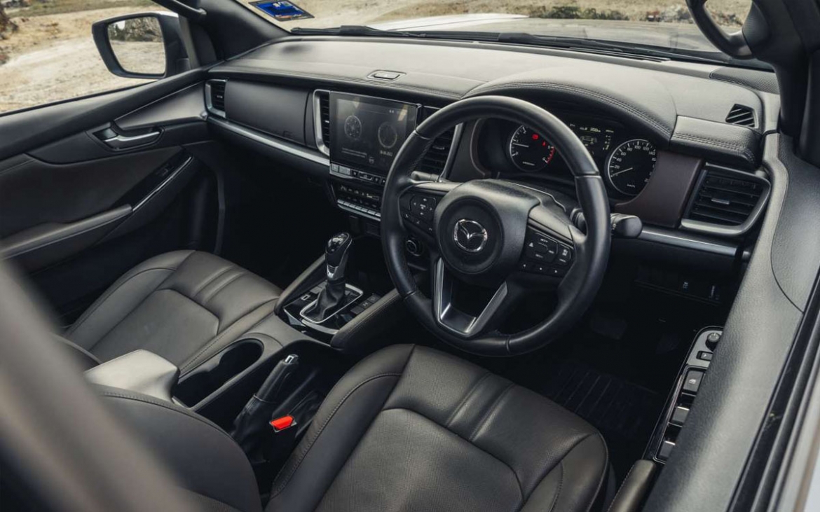 mazda bt-50 am tham bi rut khoi thi truong viet nam hinh anh 5