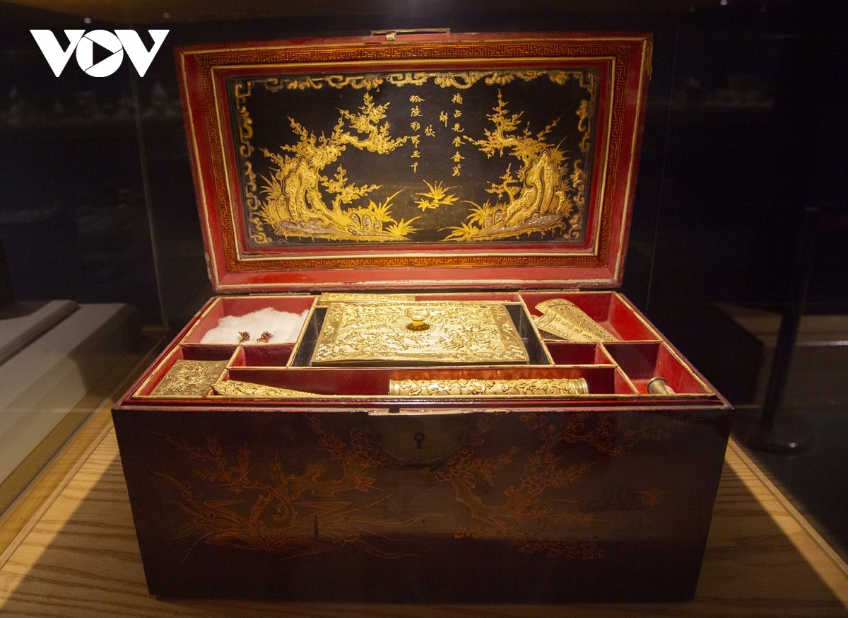 18 national treasures presented to public at hai phong museum picture 7