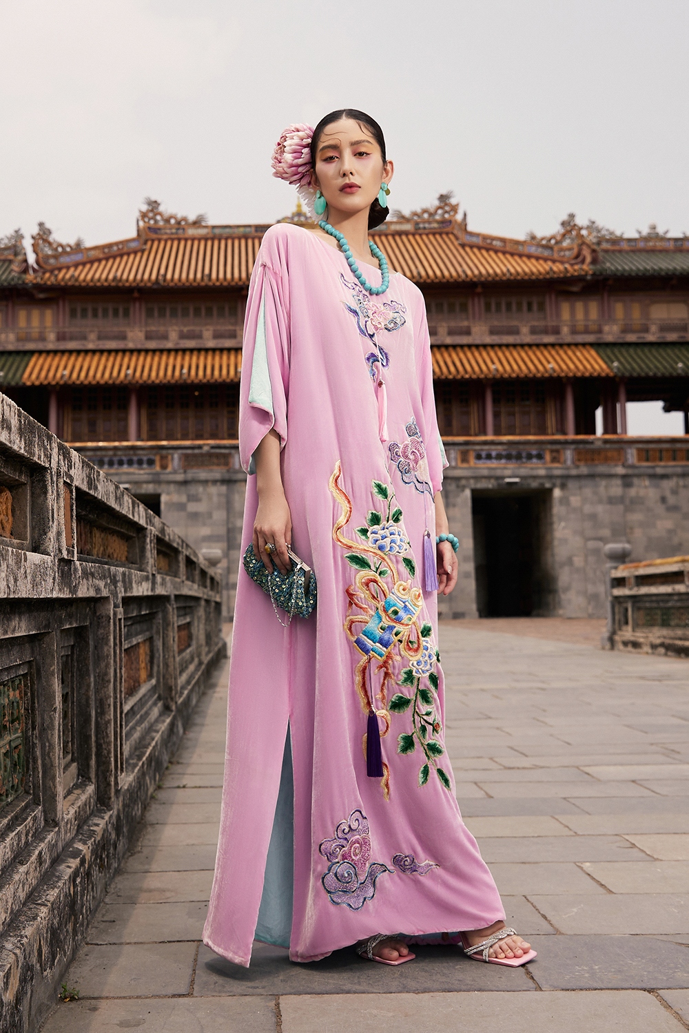 Ao dai cao hoa phap lam ton vinh di san hue hinh anh 3