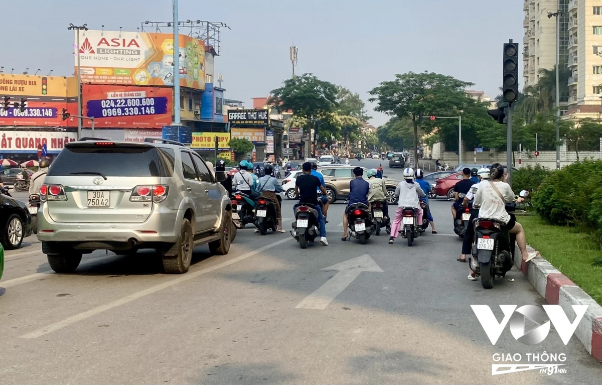 Den giao thong muon thong minh... cung kho hinh anh 2