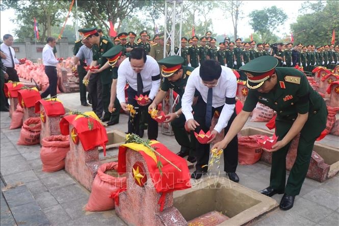 vietnamese soldiers remains repatriated home from laos picture 1