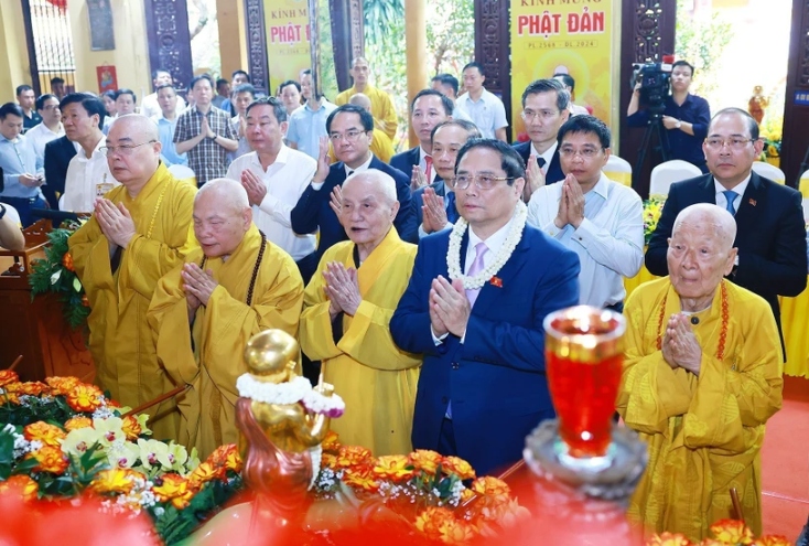 vietnam buddhist sangha celebrates lord buddha s birthday picture 1