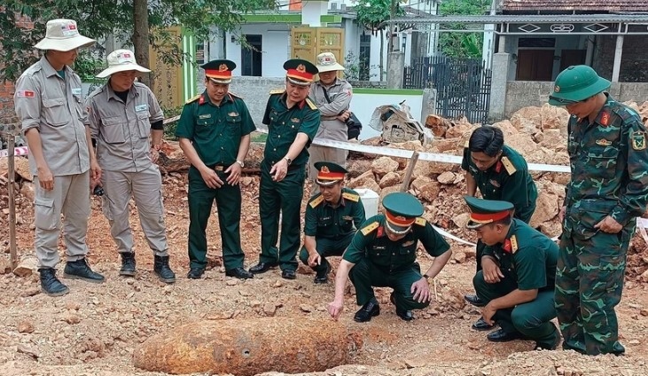 340-kg bomb deactivated in quang binh province picture 1