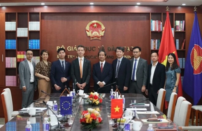 vietnam and eu step up educational cooperation picture 1