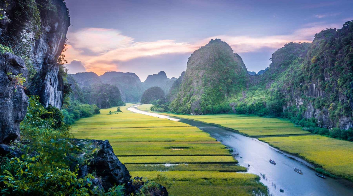 ninh binh kien dinh phat trien theo huong xanh, ben vung va hai hoa hinh anh 2