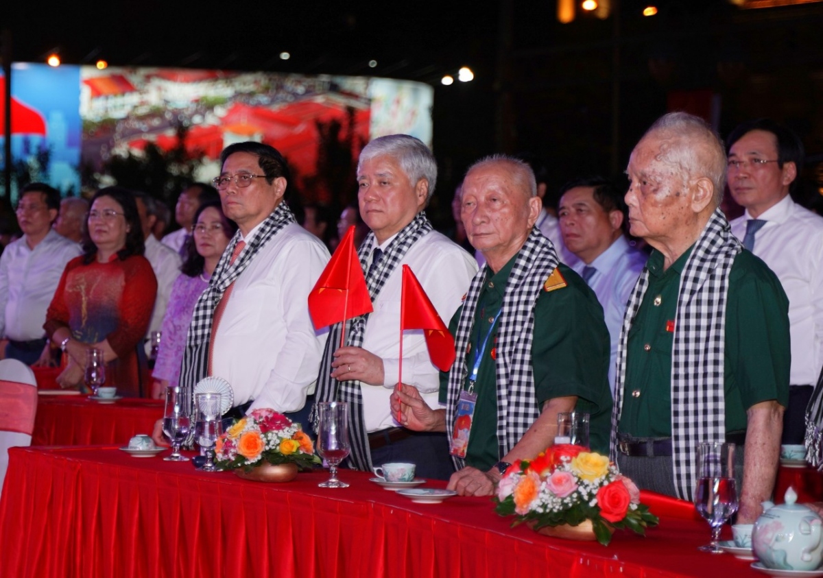  duoi la co quyet thang - ban hung ca Dien bien phu o 5 diem cau hinh anh 1