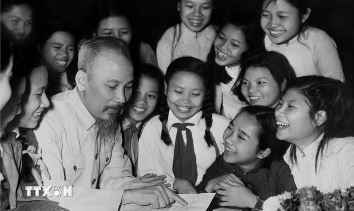 president ho chi minh lives eternally in young people s hearts picture 1