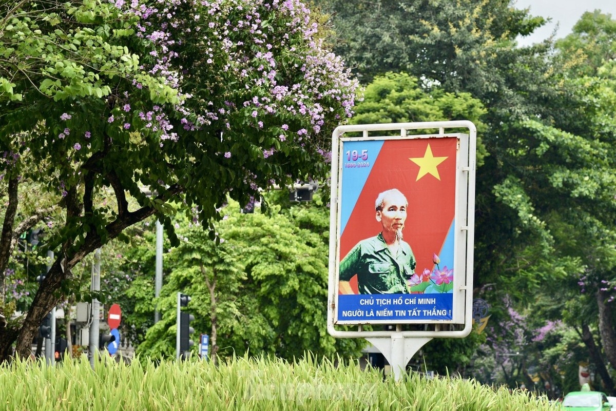 hanoi streets brilliantly decorated for president ho chi minh s birthday celebrations picture 3