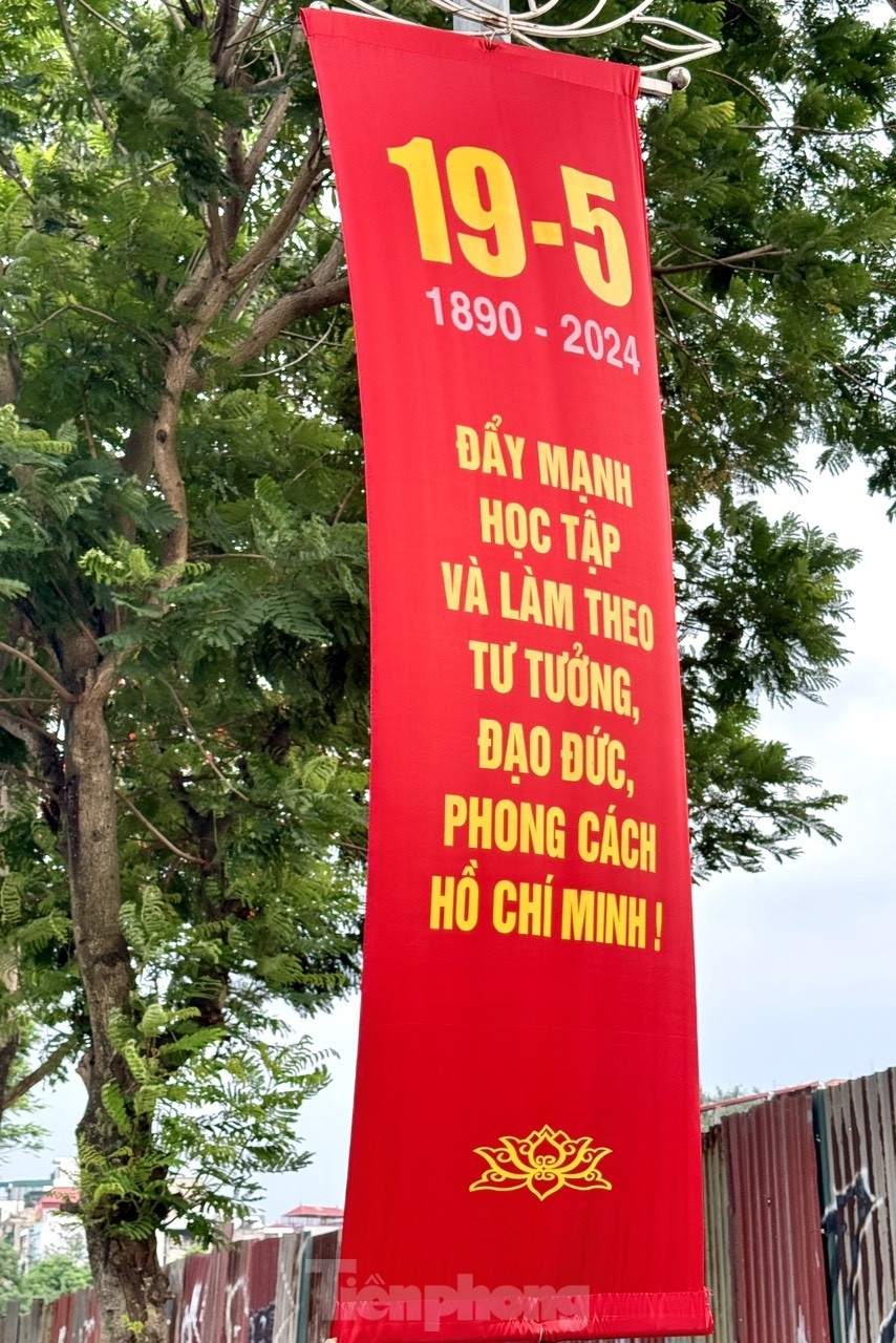 hanoi streets brilliantly decorated for president ho chi minh s birthday celebrations picture 7