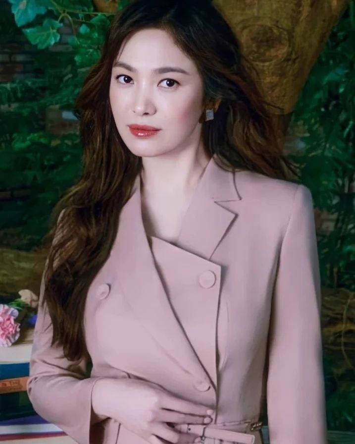 nhan sac gay thuong nho cua song hye kyo o tuoi 43 hinh anh 9