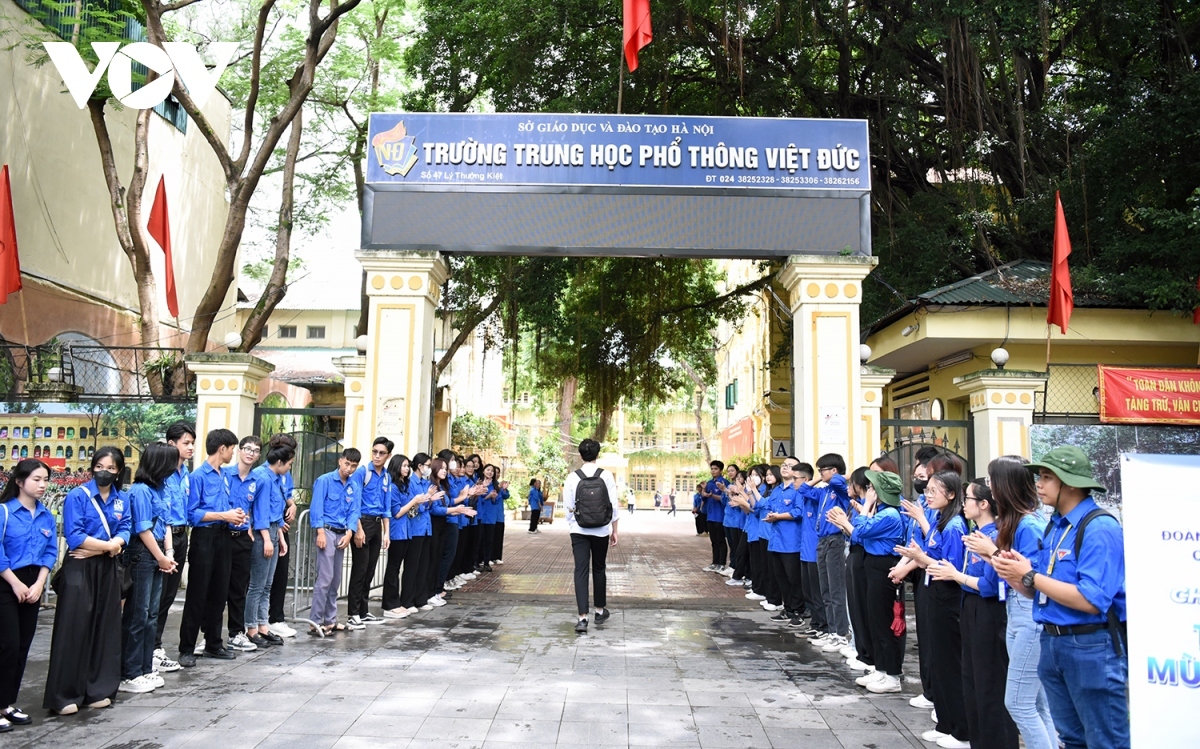 high-school students get spiritual support ahead of graduation exam picture 1