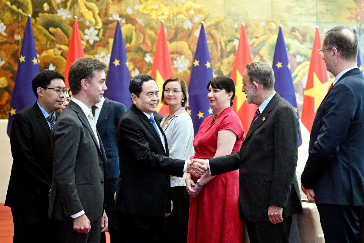 Chủ tịch Quốc hội tiếp các Đại sứ, Đại biện các nước thành viên EU