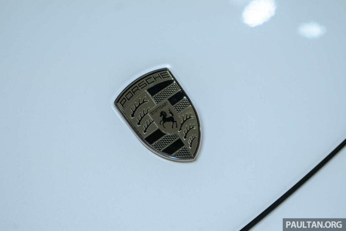 Porsche Macan Turbo 2024