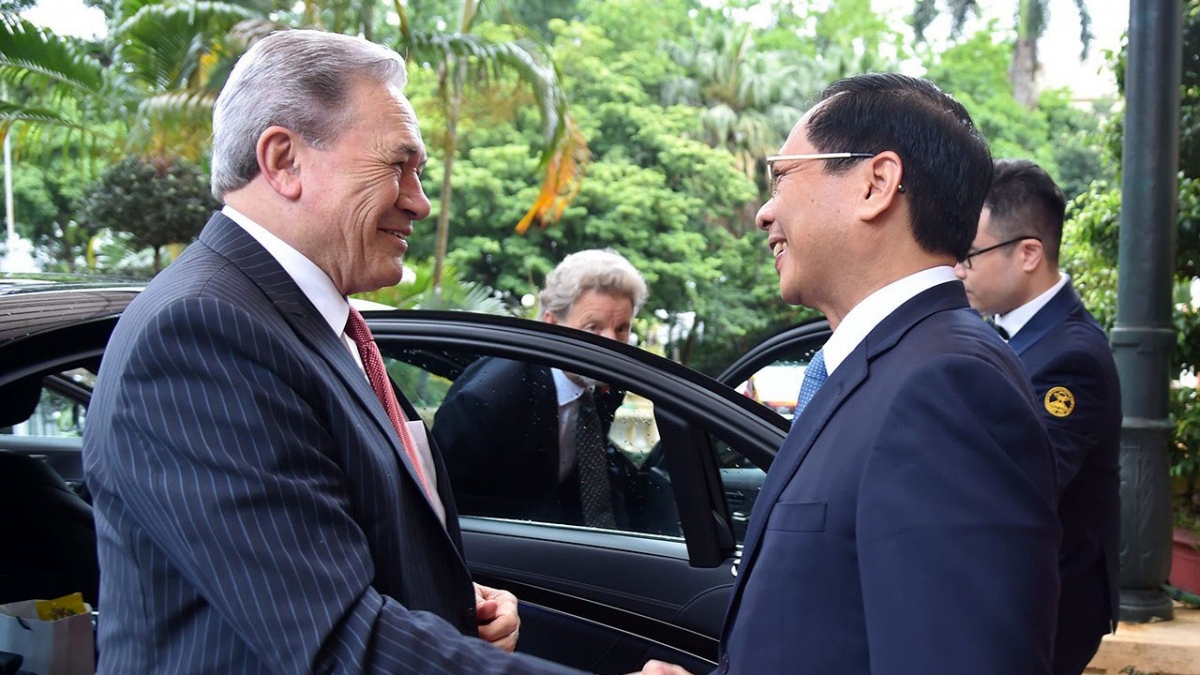 new zealand foreign minister winston peters visits vietnam picture 1