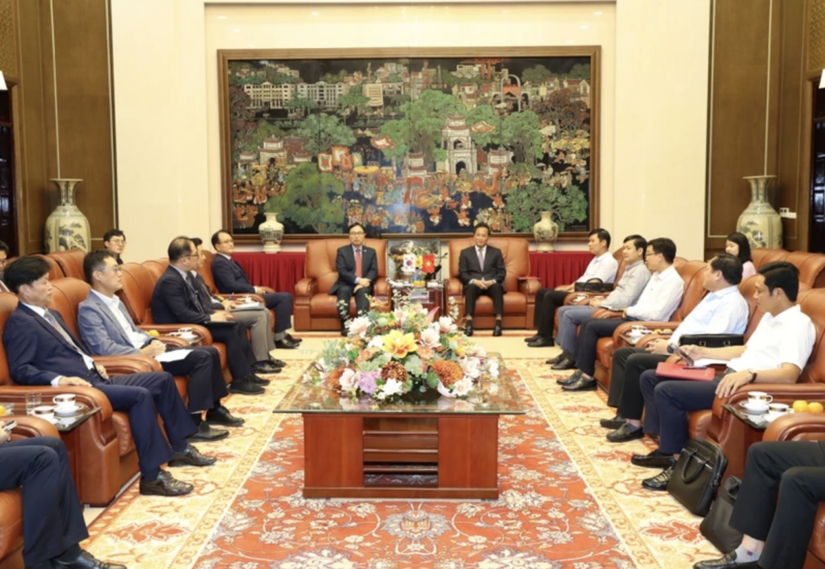 hung yen appreciates rok investments provincial leader picture 1