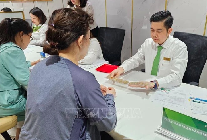 buyers no longer line up for gold purchases at banks picture 1