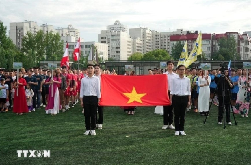 vietnamese expatriates in russia hold football tournament picture 1