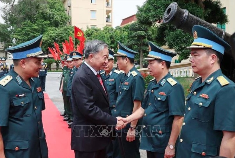 president visits air defence - air force high command picture 1
