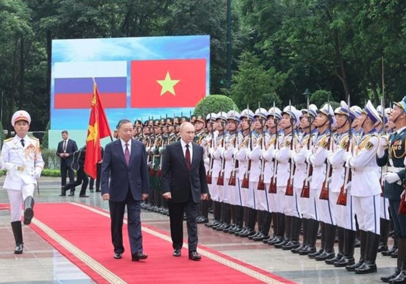 foreign media spotlights russian president putin s vietnam visit picture 1