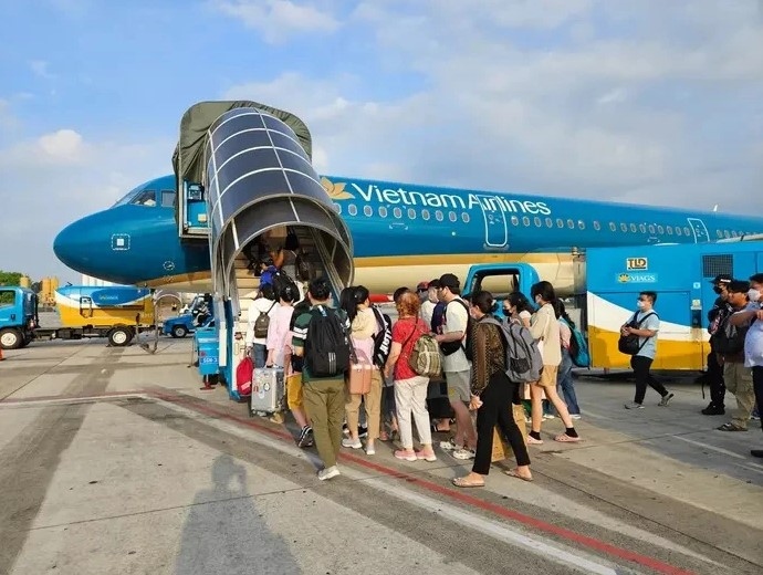 vietnamese airlines gear up for busy summer travel season picture 1