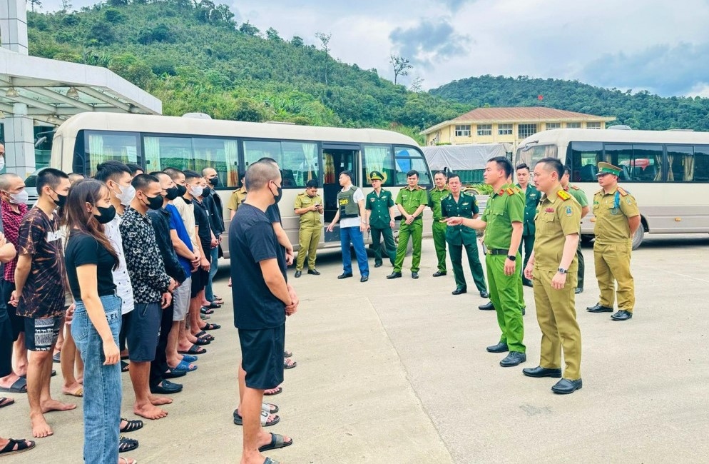 bat 4 doi tuong ve hanh vi mua ban nguoi, giai cuu 36 nan nhan hinh anh 1