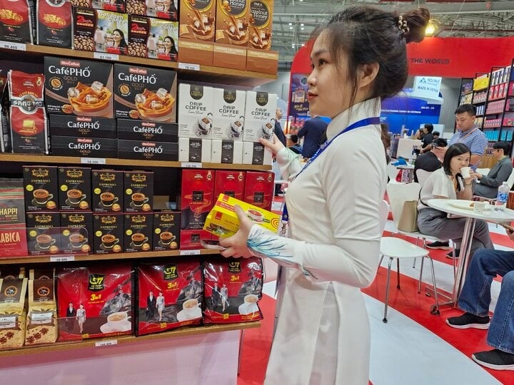 vietnamese coffee introduced at vietnam international sourcing 2024 picture 1