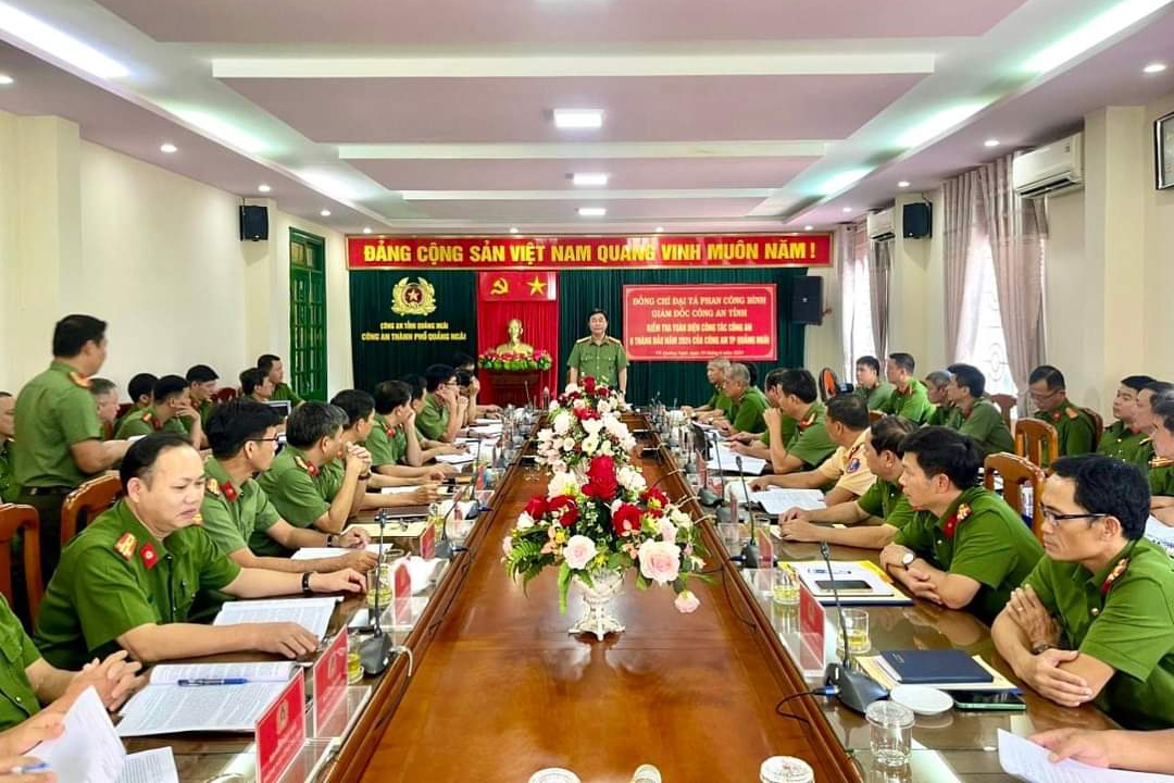 Thưởng nóng lực lượng phá nhanh vụ án giết người ở Quảng Ngãi