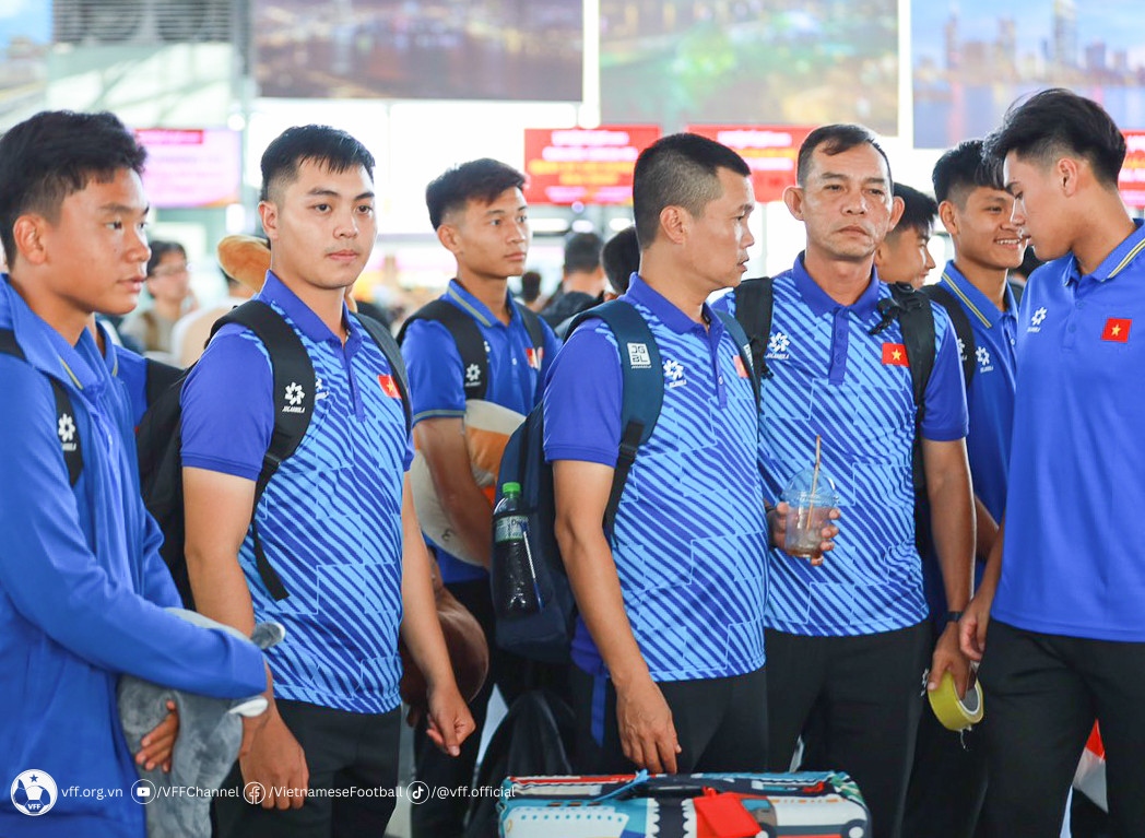 vietnam departs for indonesia to attend asean u16 boys championship picture 1