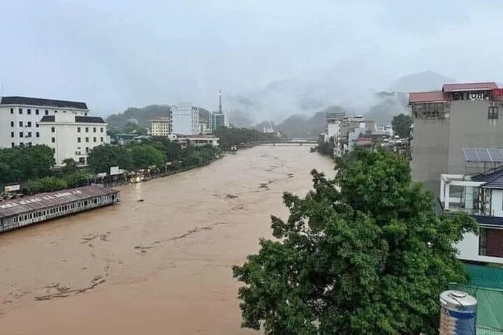 torrential rain kills three, causes property losses in ha giang picture 2