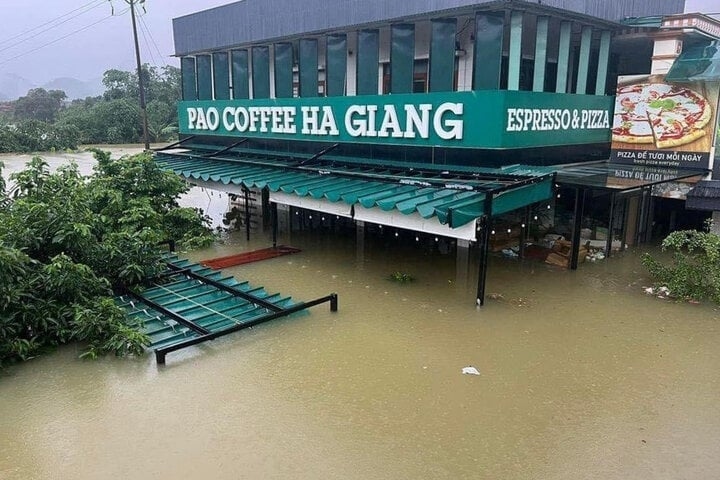 torrential rain kills three, causes property losses in ha giang picture 4