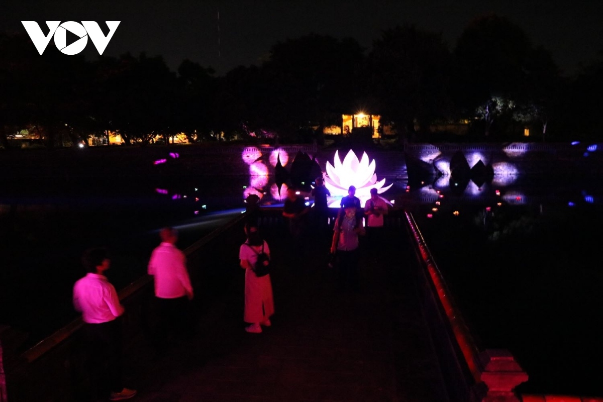 massive light show at hue festival 2024 amuses visitors picture 7