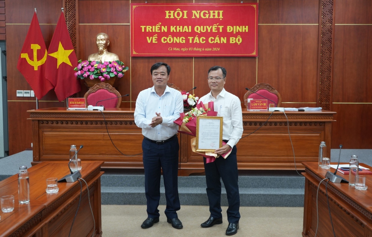 Cà Mau điều động, luân chuyển cán bộ