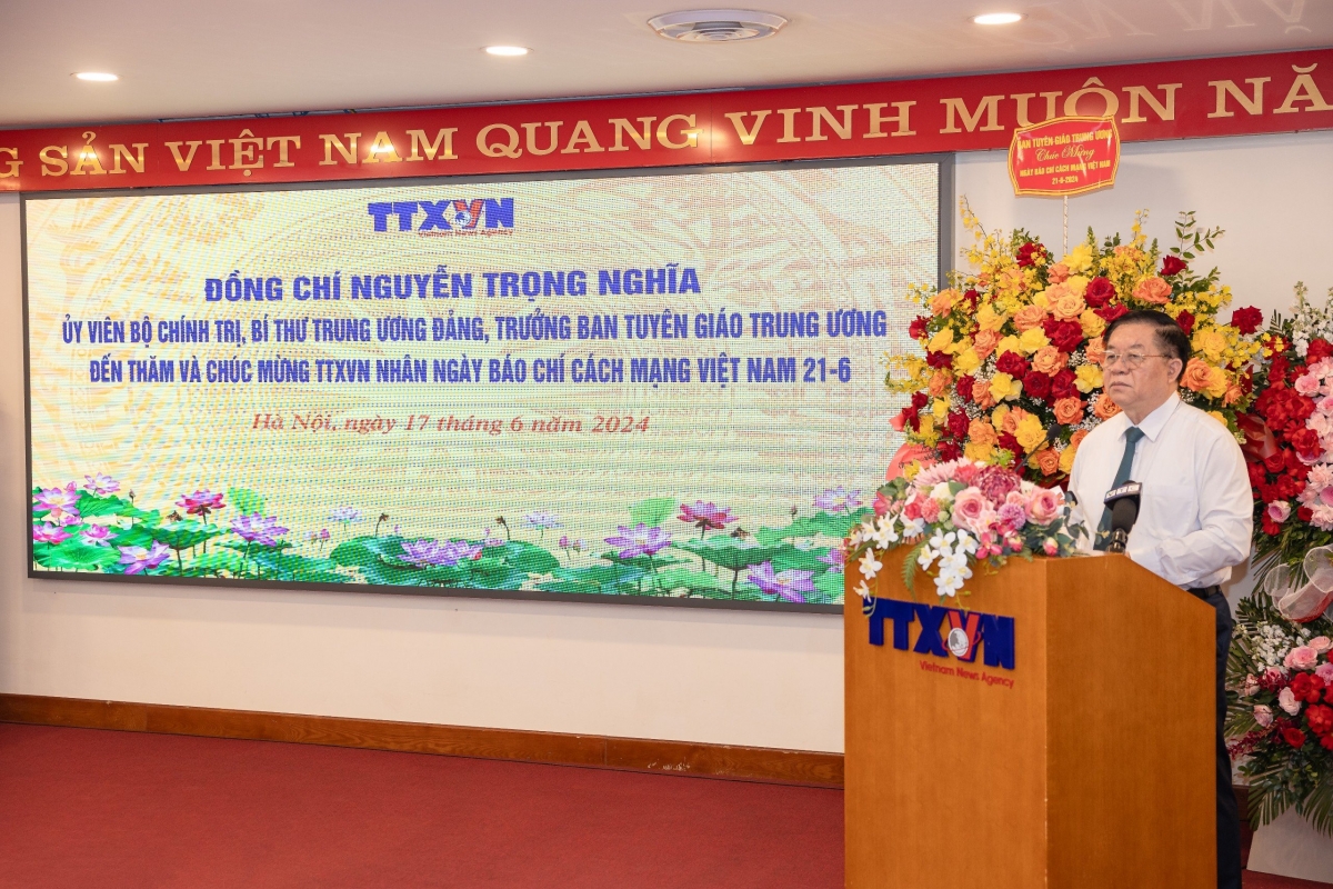 Trưởng ban Tuyên giáo TW Nguyễn Trọng Nghĩa chúc mừng cơ quan báo chí dịp 21/6