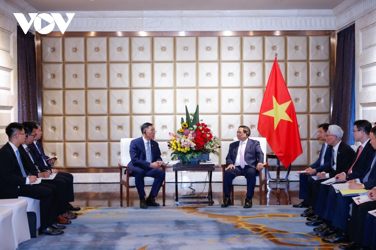vietnam encourages chinese investment in railway, energy projects picture 1