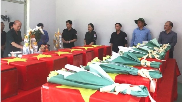 volunteer soldiers remains from cambodia laid to rest in kon tum picture 1