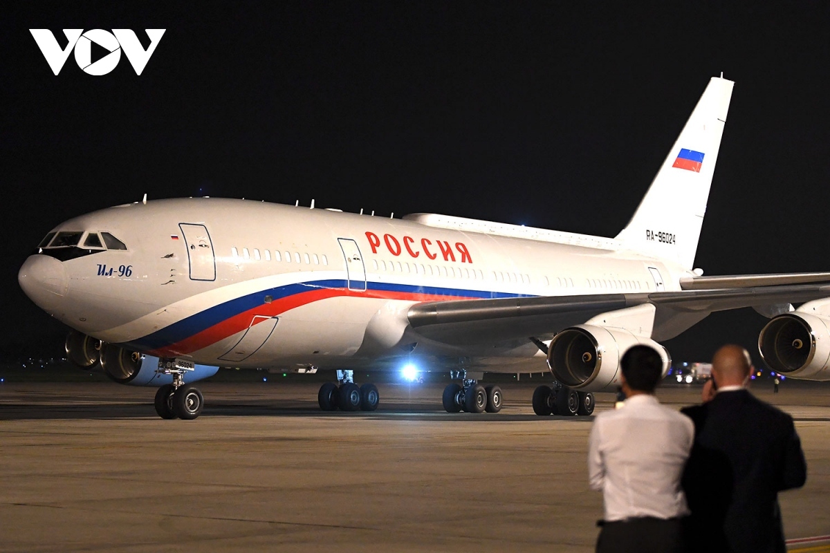 russian president begins state visit to vietnam picture 1