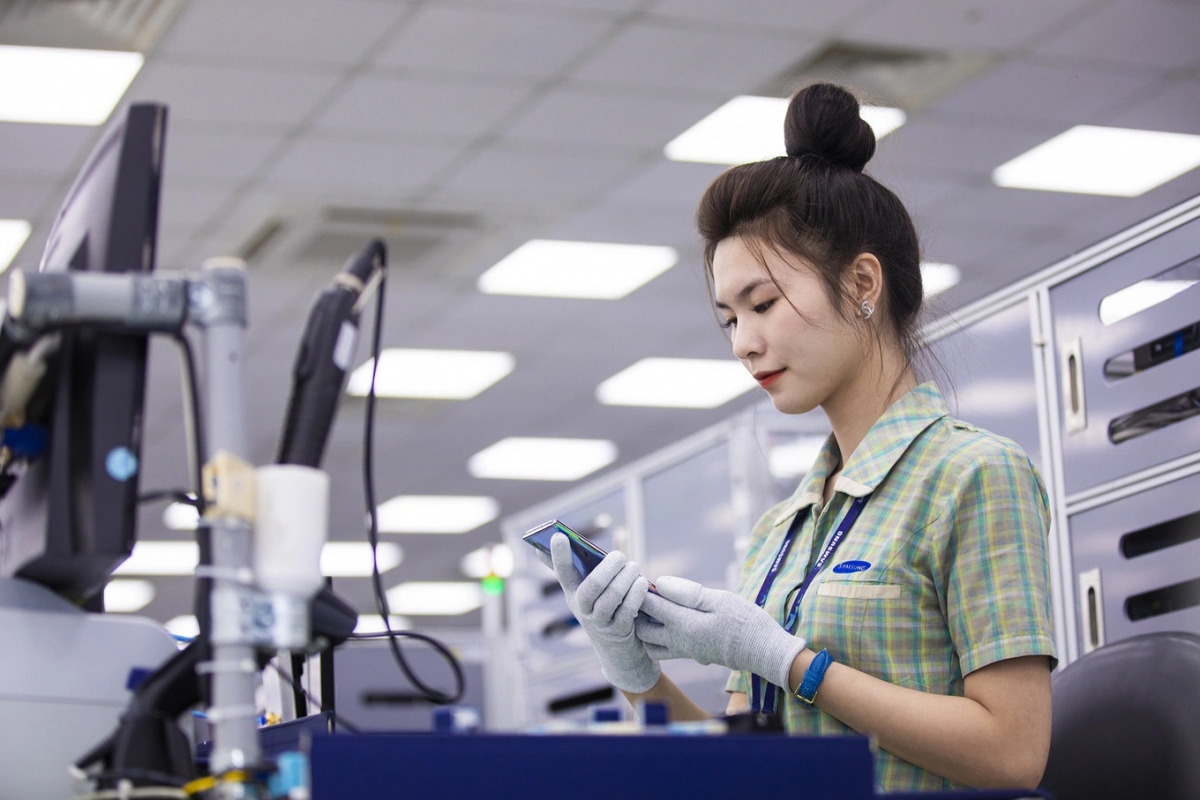 four vietnam factories generate us 1.2 bln in net profit for samsung picture 1