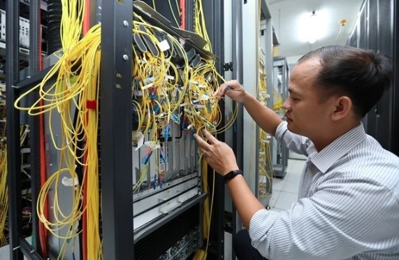 vietnam to have 10 new undersea fibre optic cable lines picture 1