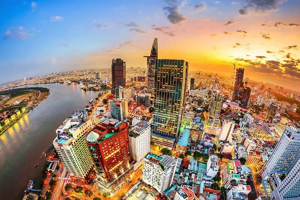 vietnam s q2 gdp growth to moderate amid higher inflation standard chartered picture 1