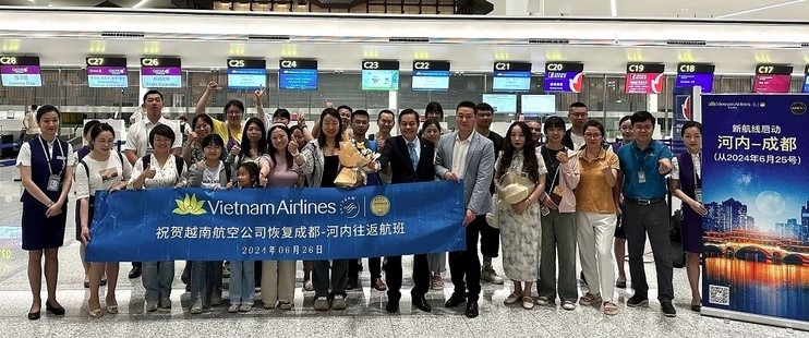 vietnam airlines opens new route connecting hanoi with chengdu picture 1