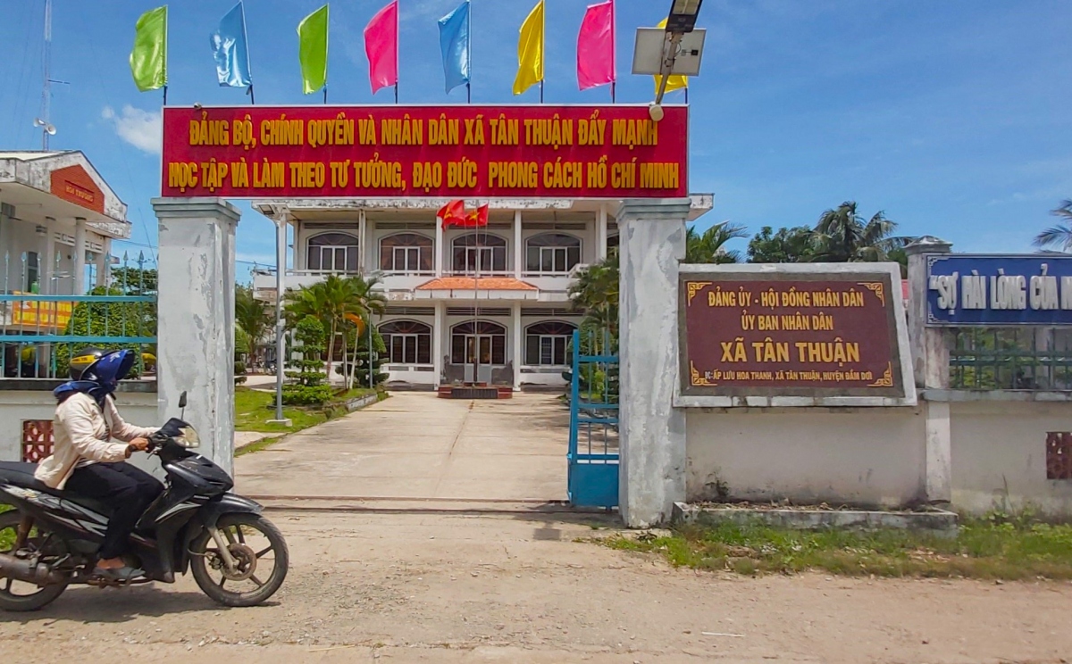 cach chuc nguyen chu tich xa o ca mau vi sai pham dat dai hinh anh 1