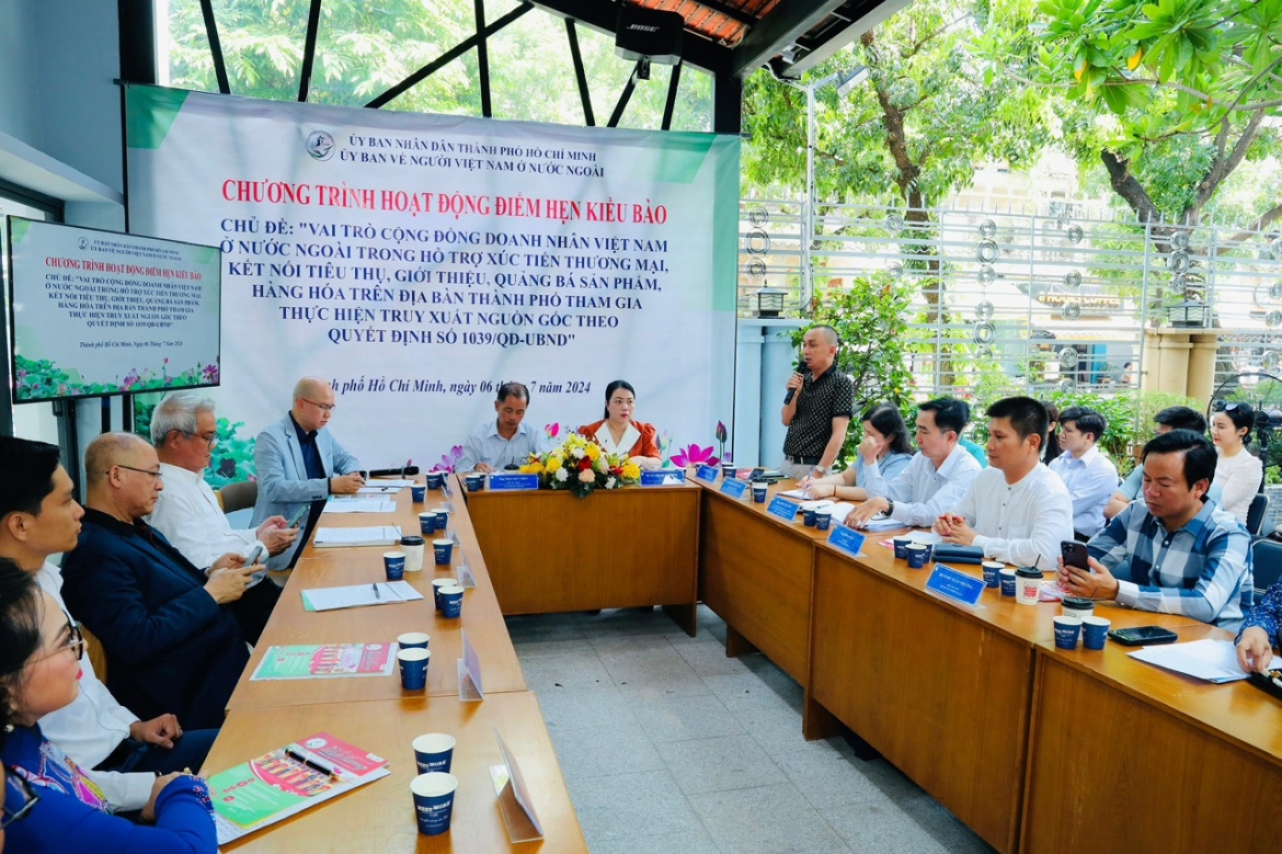 Làm “căn cước” cho hàng Việt ra nước ngoài