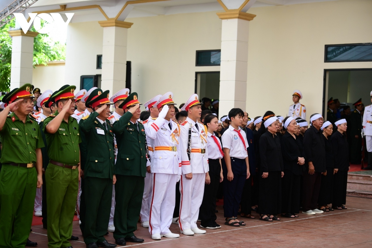 hometown of party leader nguyen phu trong holds memorial service picture 10