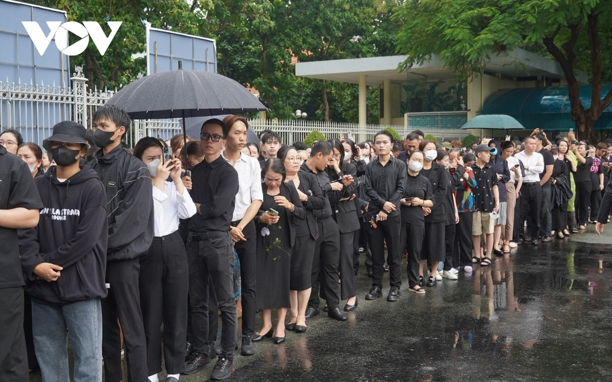vietnamese people mourn party chief, burst into tears picture 11