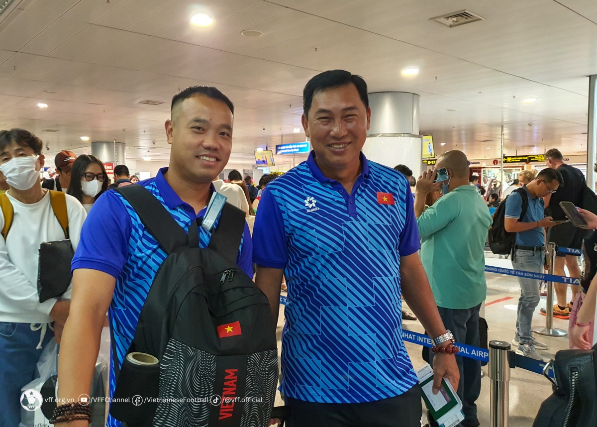 Vietnamese players head for AFF U19 Boys Championship 2024